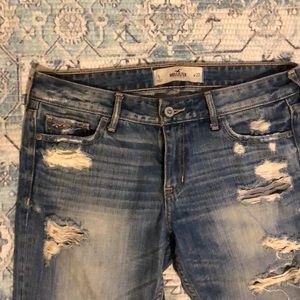 Hollister destroyed Boyfriend Jeans size 5/27/4